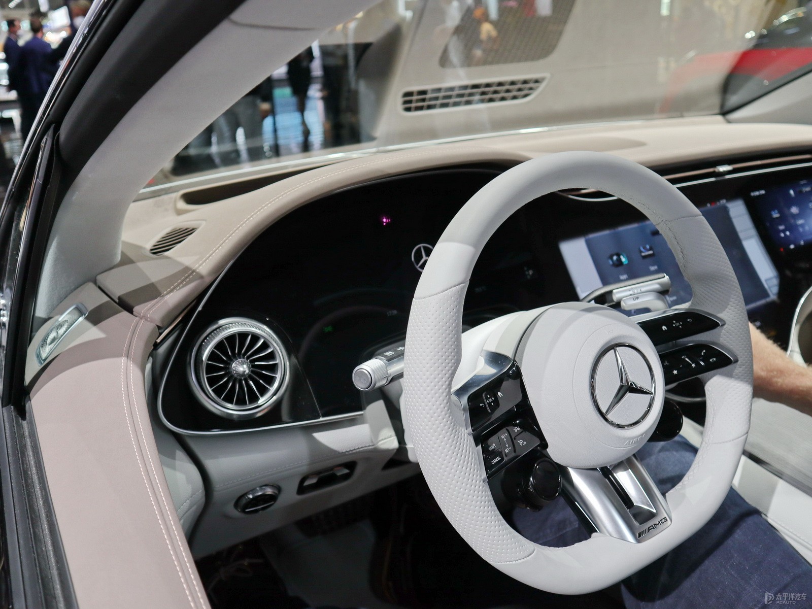 奢華與性能的交匯點(diǎn) 深度體驗(yàn)奔馳EQS AMG 53 4MATIC+ 的內(nèi)飾藝術(shù)